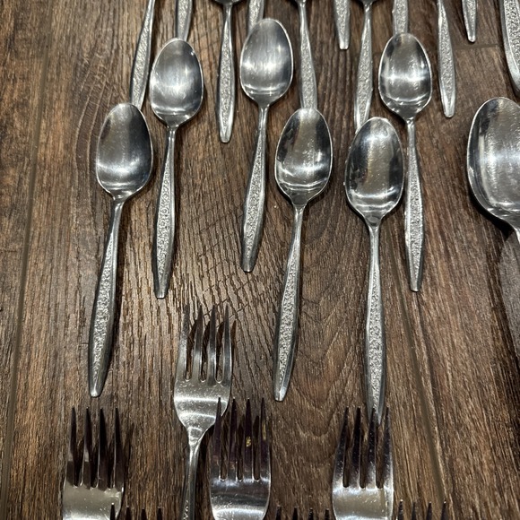 Superior Stainless PETAL LANE Flatware Set 48 Piece Set As Pictured - Picture 7 of 9